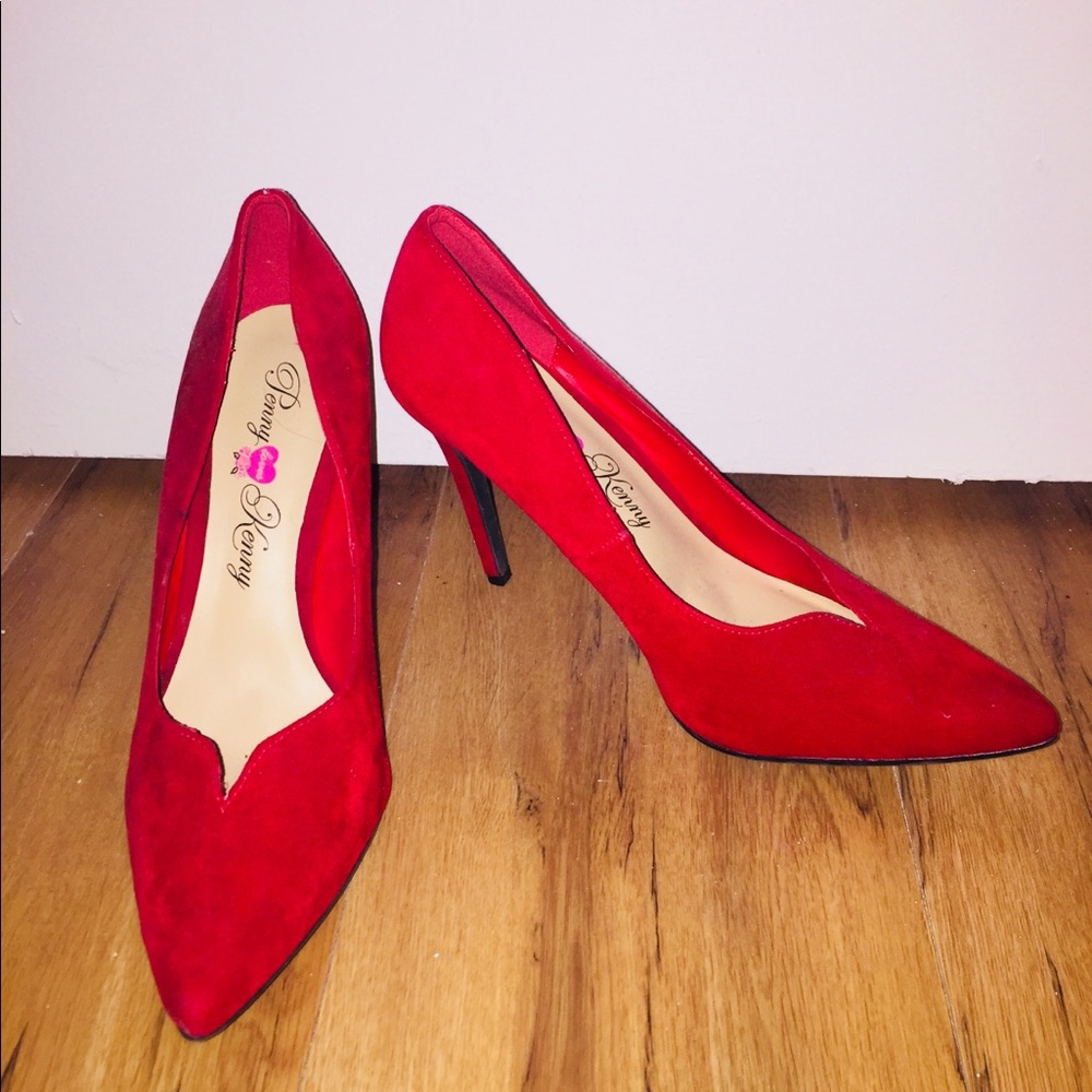 * HOLIDAY SALE* Penny Loves Kenny Stiletto Pumps